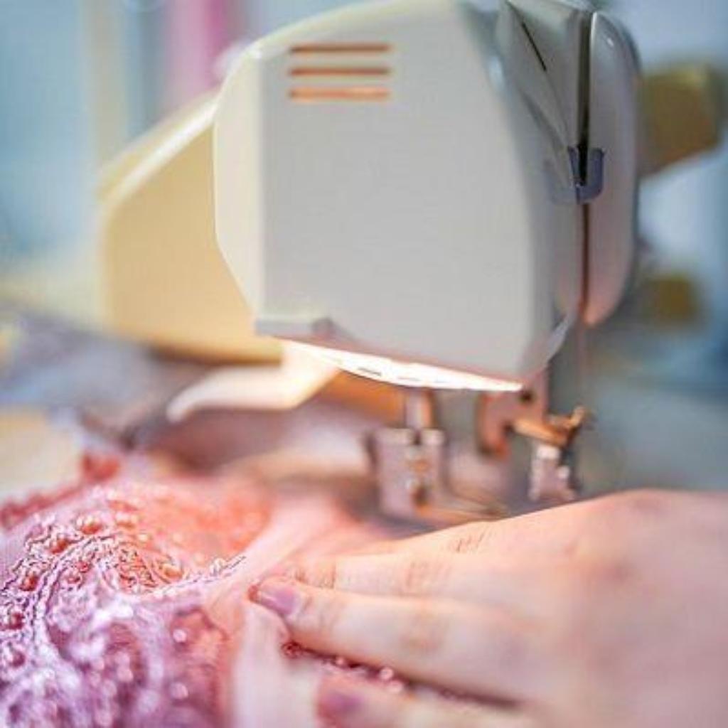 https://pixabay.com/photos/sewing-machine-sew-work-craft-7086699/